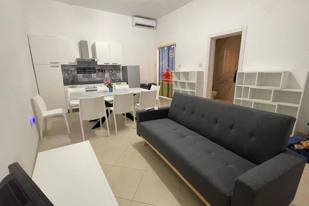 2 Bed Apt In Heart Of St Julians - 5Min From Seafront San Giuliano Esterno foto