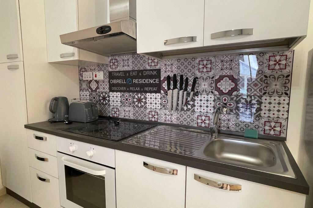 2 Bed Apt In Heart Of St Julians - 5Min From Seafront San Giuliano Esterno foto